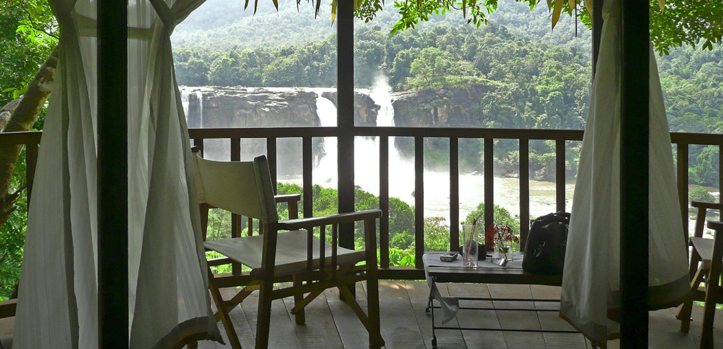 Tree House facing Waterfalls